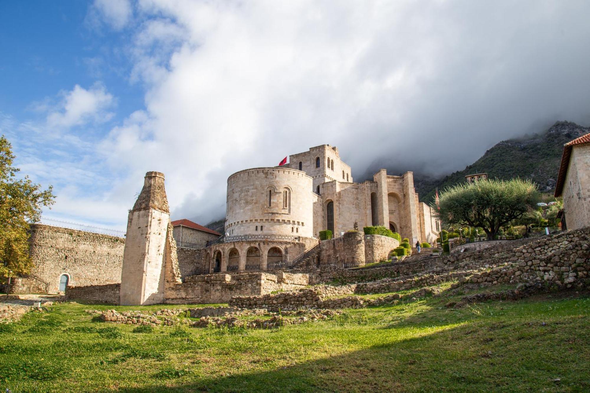 Kruja Albergo Diffuso , Inside Kruja Castle Bagian luar foto